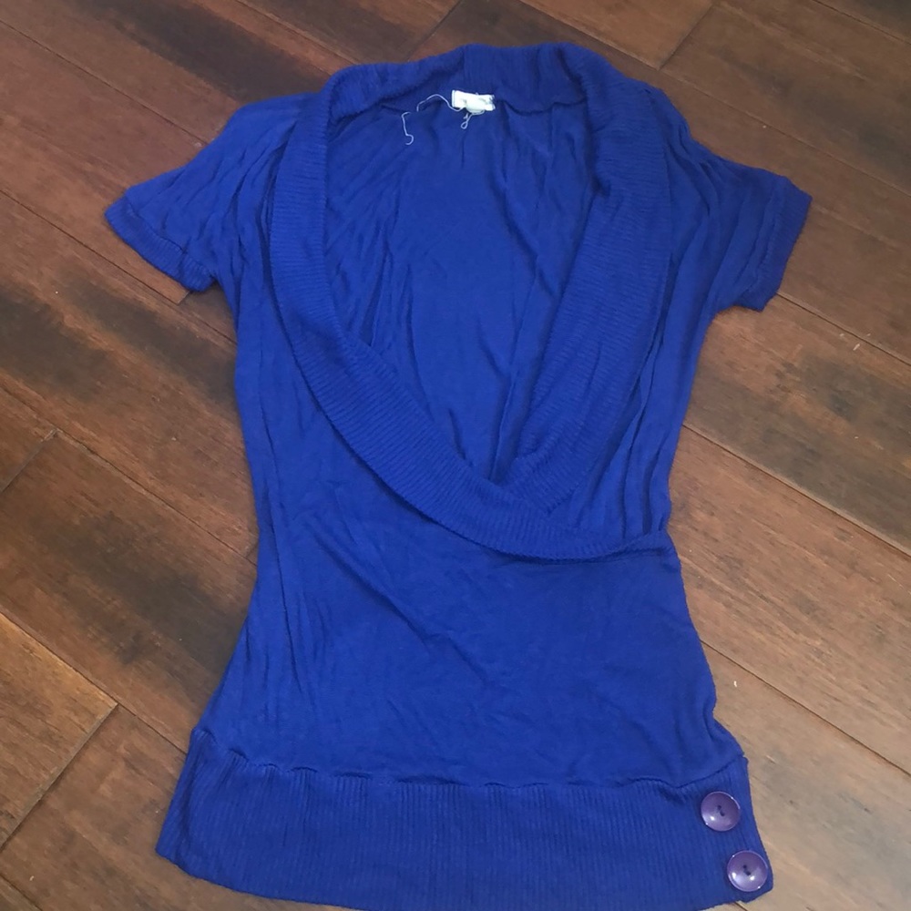 Royal blue women’s large shirt